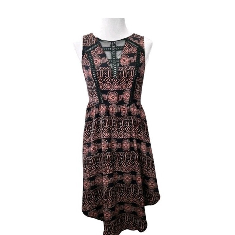 ASTR The Label Dress size‎ S M Salmon Pink Black Geometric Boho Crochet Trim